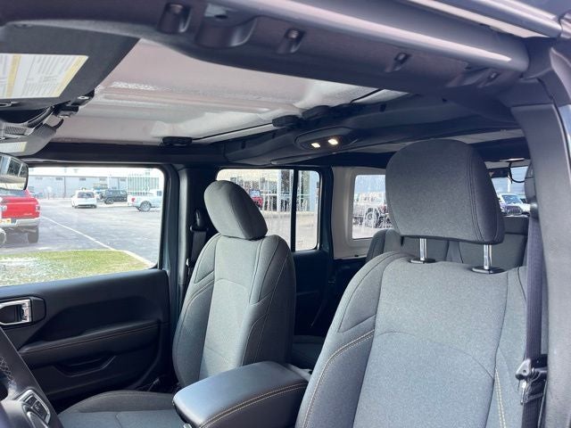 2025 Jeep Wrangler Sahara 4xe