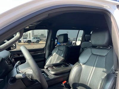 2023 Jeep Wagoneer Base