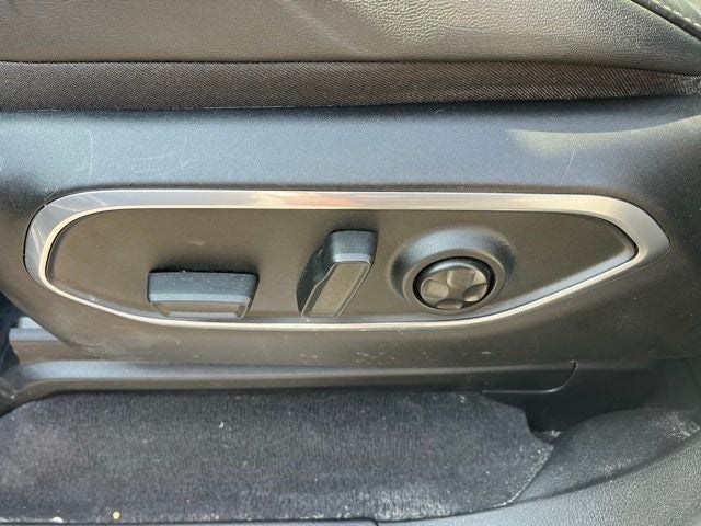 2023 Jeep Wagoneer Base