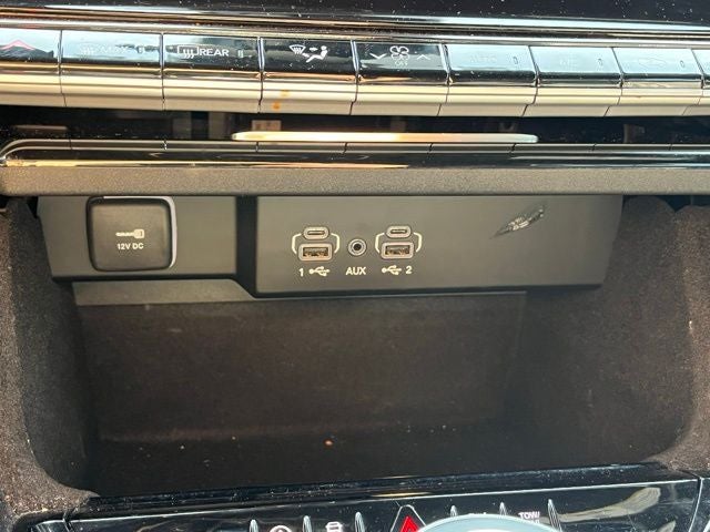 2023 Jeep Wagoneer Base