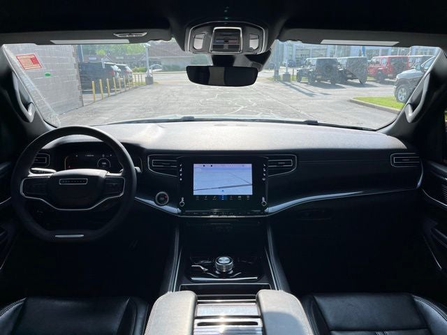 2023 Jeep Wagoneer Base