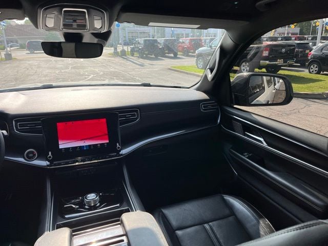 2023 Jeep Wagoneer Base