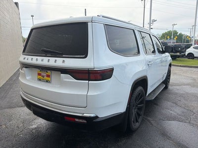 2023 Jeep Wagoneer Base