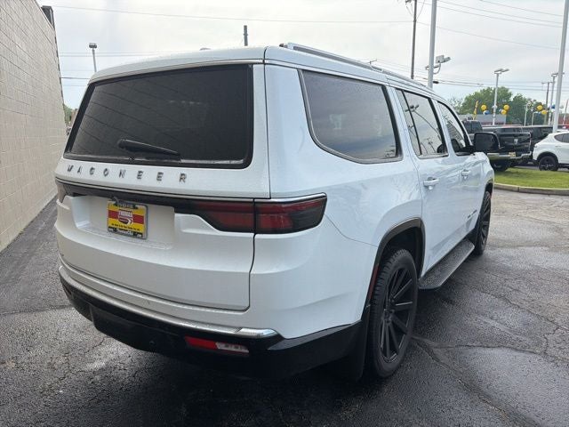2023 Jeep Wagoneer Base