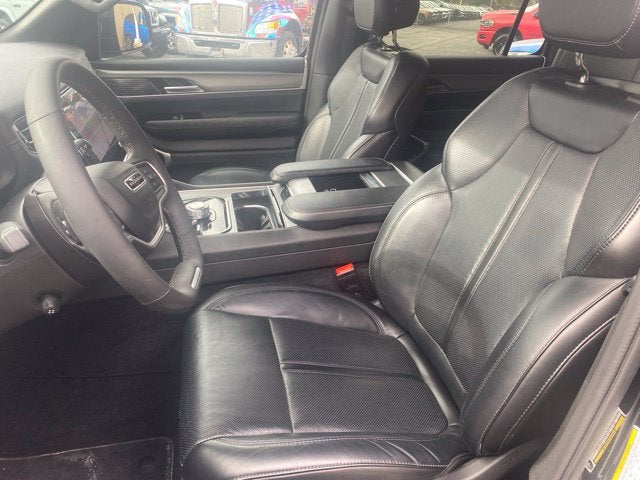 2025 Jeep Wagoneer Base
