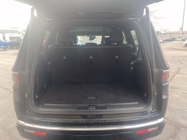 2025 Jeep Wagoneer Base