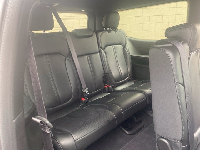 2025 Jeep Wagoneer Base