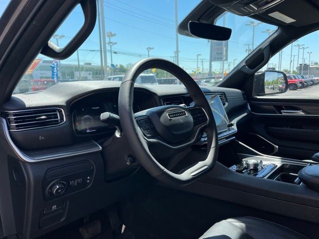 2023 Jeep Wagoneer Series III - Photo 18