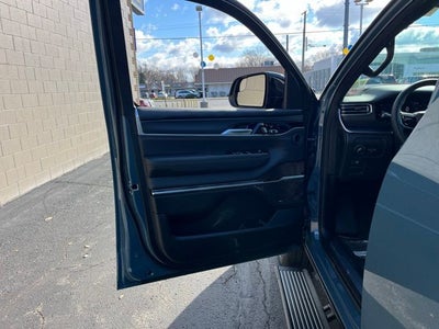 2026 Jeep Grand Wagoneer Summit Obsidian