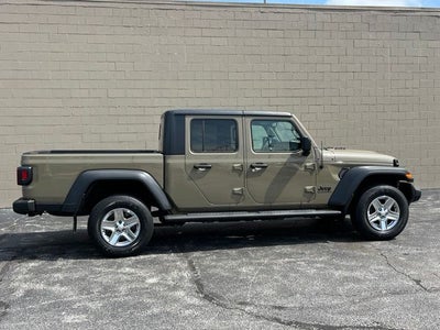 2020 Jeep Gladiator Sport