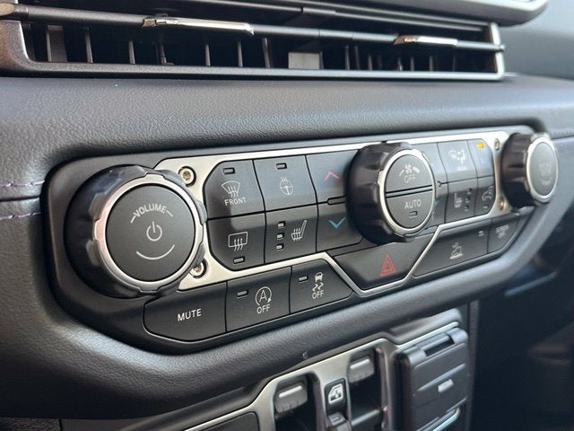2027 Jeep Gladiator Base