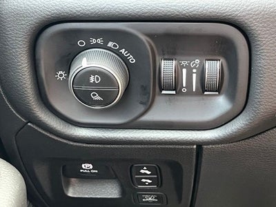 2027 RAM 1500 Big Horn/Lone Star