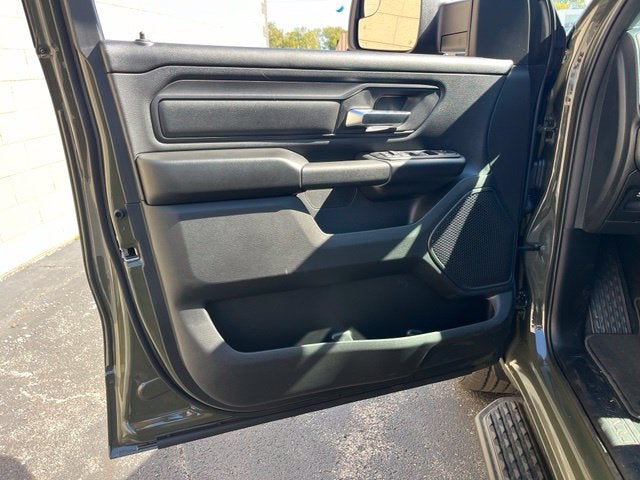 2027 RAM 1500 Express