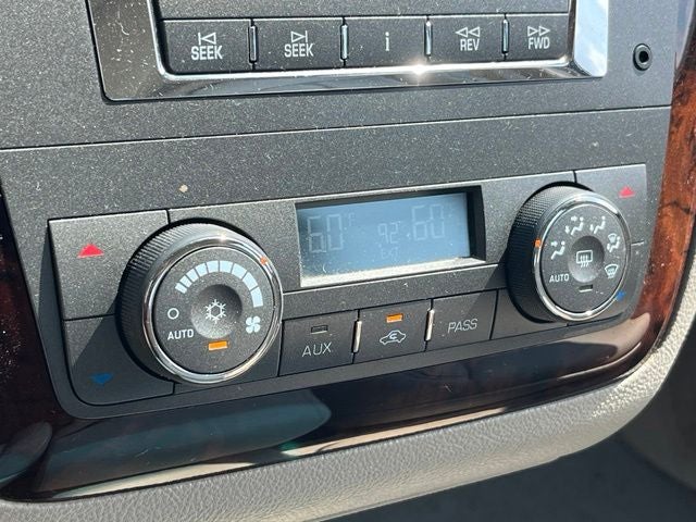 2010 Cadillac DTS Base
