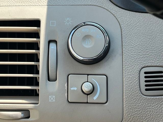 2010 Cadillac DTS Base