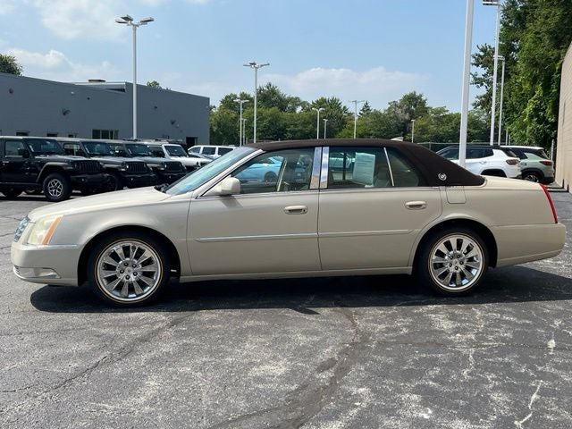 2010 Cadillac DTS Base