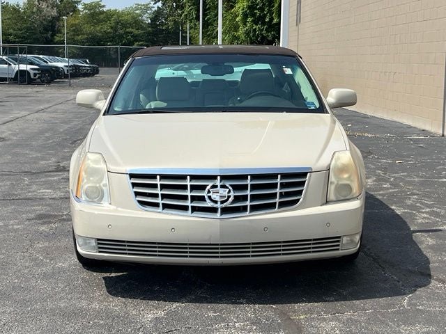 2010 Cadillac DTS Base