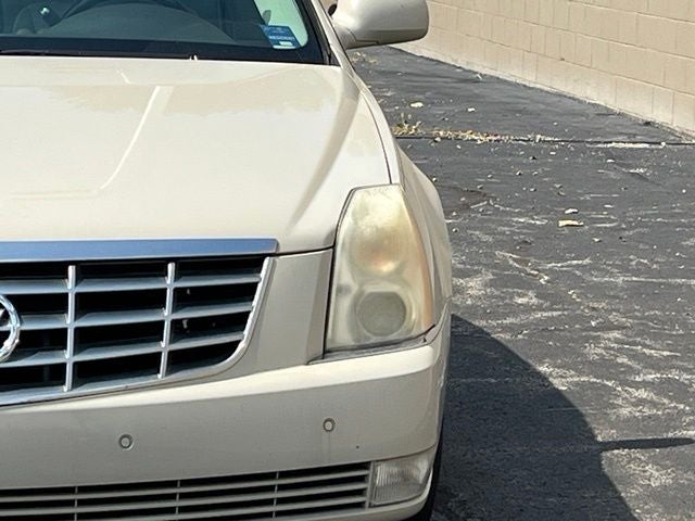 2010 Cadillac DTS Base