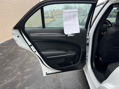 2022 Chrysler 300 Touring