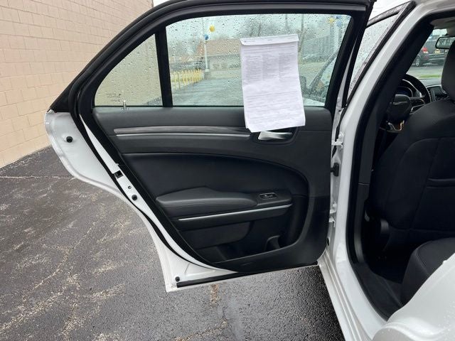 2022 Chrysler 300 Touring