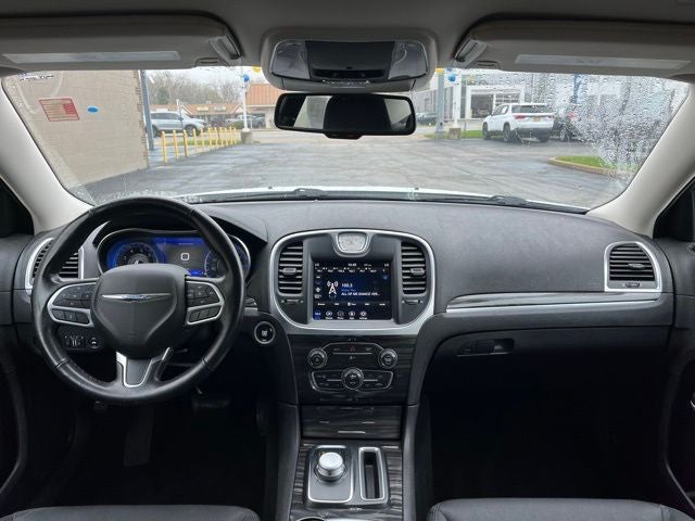 2022 Chrysler 300 Touring