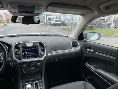 2022 Chrysler 300 Touring