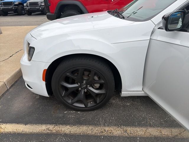 2022 Chrysler 300 Touring