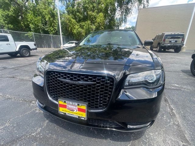 2021 Chrysler 300 Touring - Photo 11