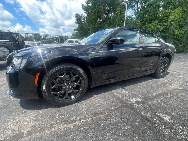 2021 Chrysler 300 Touring - Photo 12