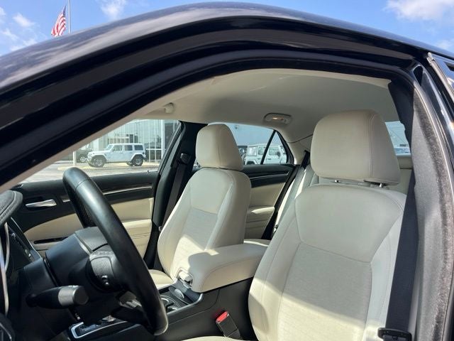 2021 Chrysler 300 Touring
