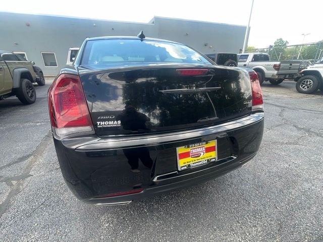 2021 Chrysler 300 Touring - Photo 14