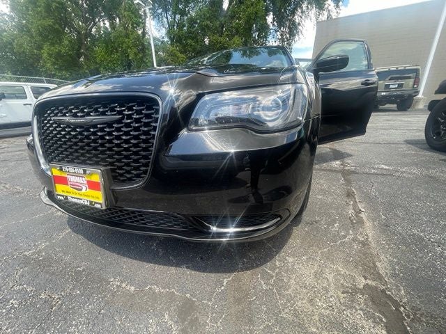 2021 Chrysler 300 Touring - Photo 20