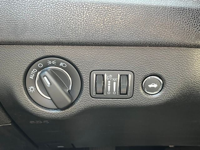 2021 Chrysler 300 Touring - Photo 27