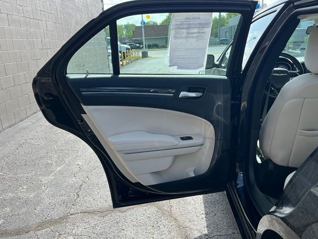 2021 Chrysler 300 Touring