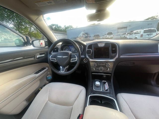 2021 Chrysler 300 Touring