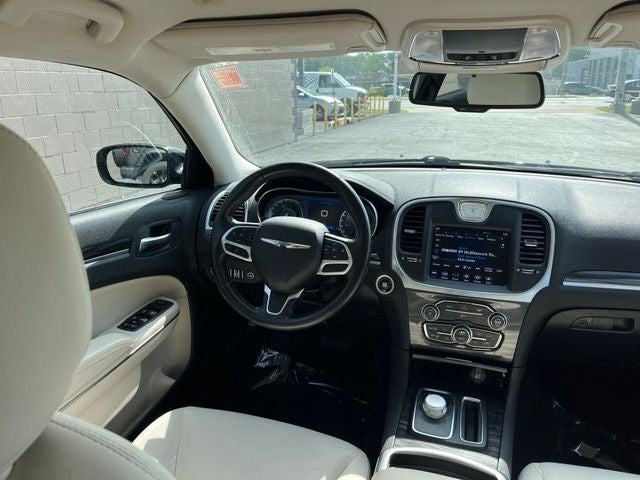 2021 Chrysler 300 Touring