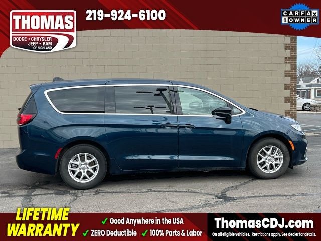 2025 Chrysler Pacifica Select