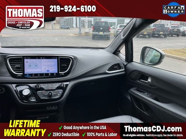 2025 Chrysler Pacifica Select