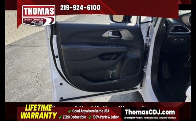 2026 Chrysler Pacifica Select