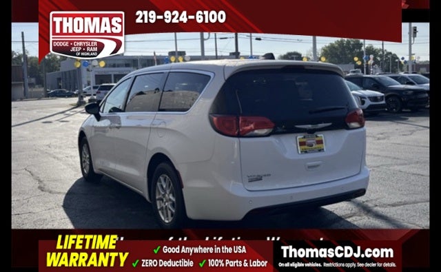 2026 Chrysler Pacifica Select