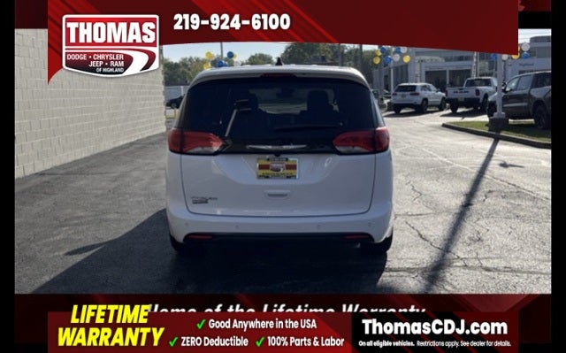 2026 Chrysler Pacifica Select