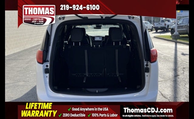 2026 Chrysler Pacifica Select