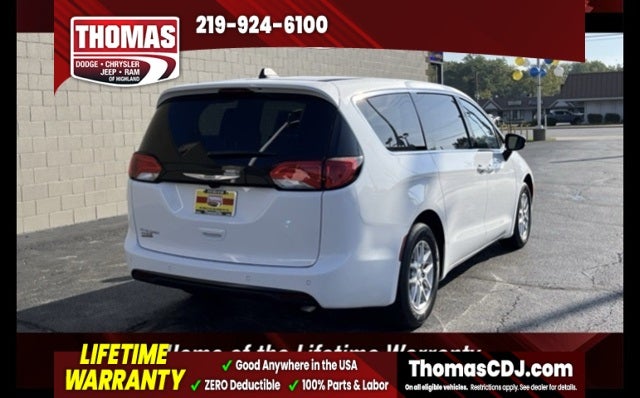 2026 Chrysler Pacifica Select