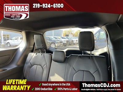 2026 Chrysler Pacifica Select