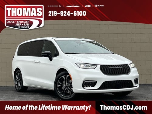 2026 Chrysler Pacifica Select