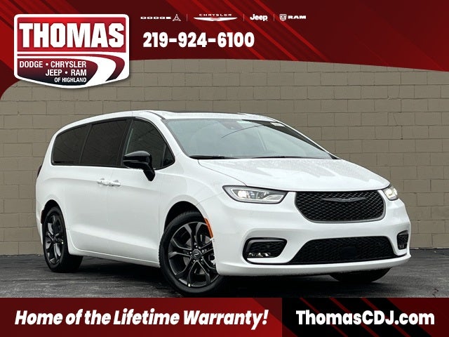 2026 Chrysler Pacifica Select