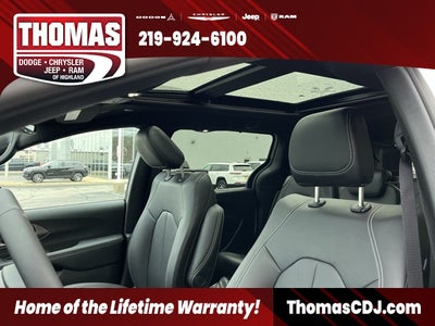 2026 Chrysler Pacifica Select