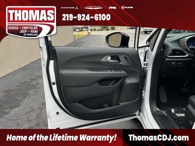 2026 Chrysler Pacifica Select