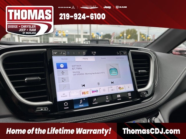 2026 Chrysler Pacifica Select