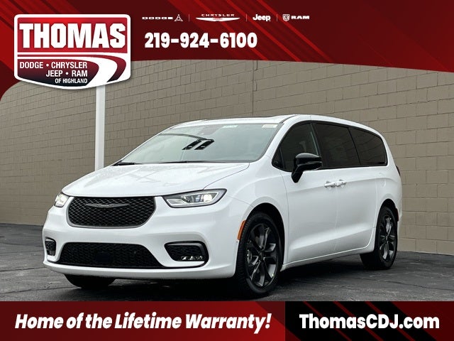 2026 Chrysler Pacifica Select